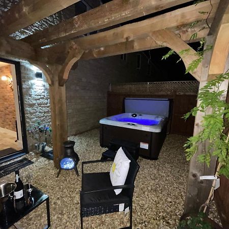 Coach House & Hot Tub Nr Bicester Village Dış mekan fotoğraf