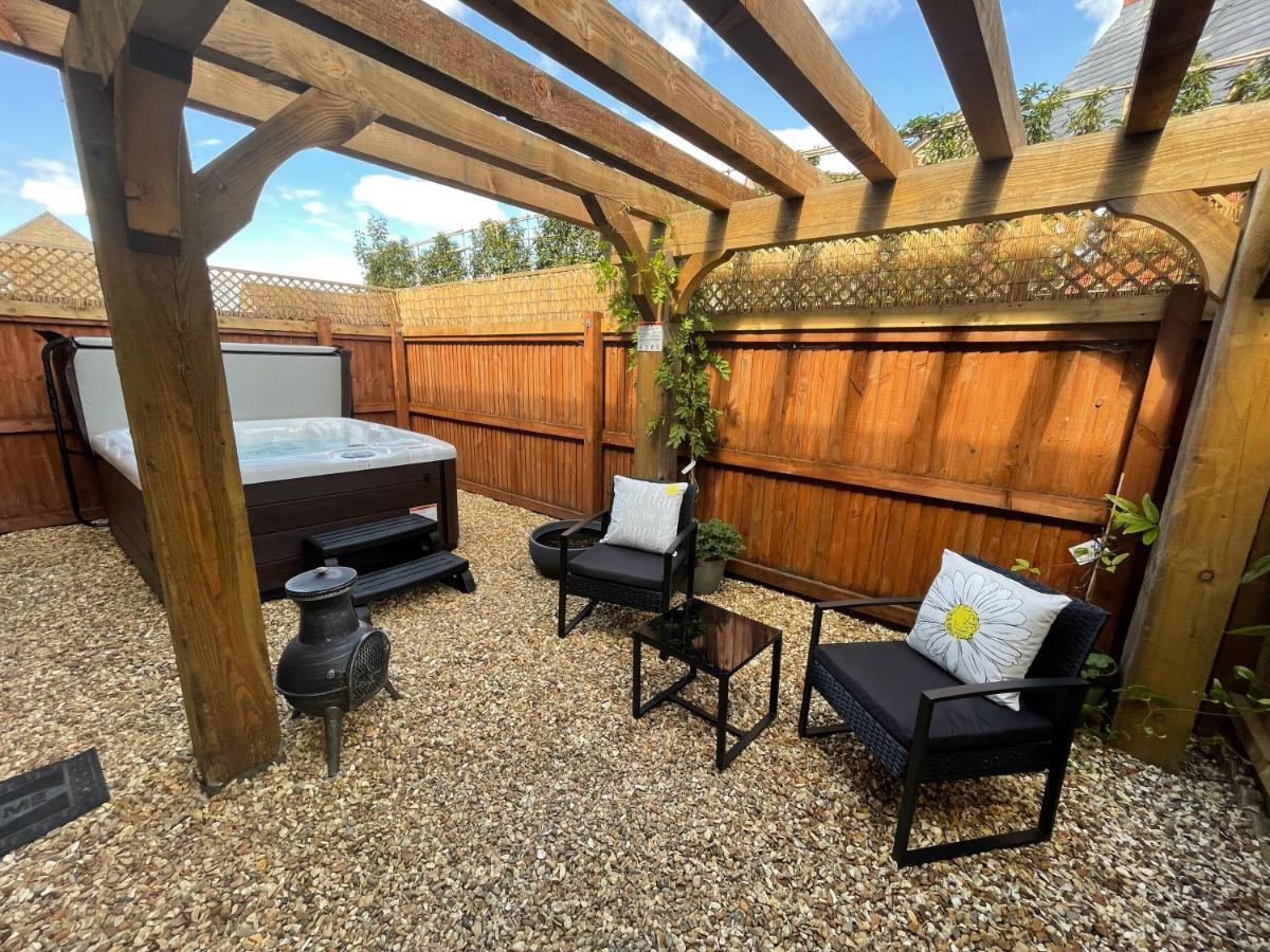 Coach House & Hot Tub Nr Bicester Village Dış mekan fotoğraf